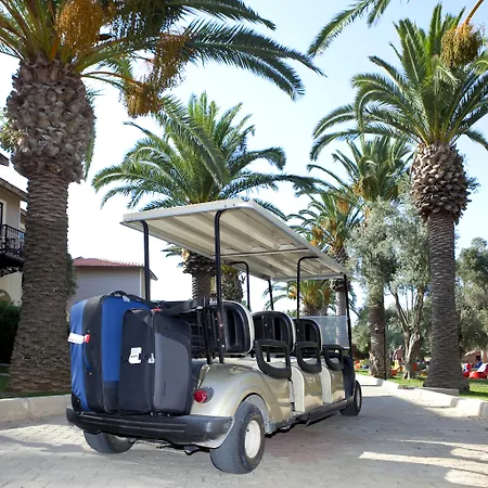 Club Atlantis Hotel 4*