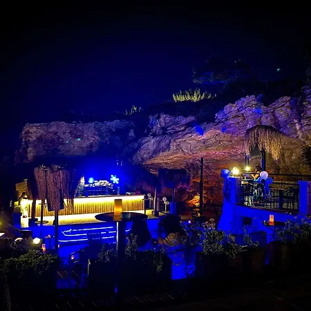 Club Atlantis