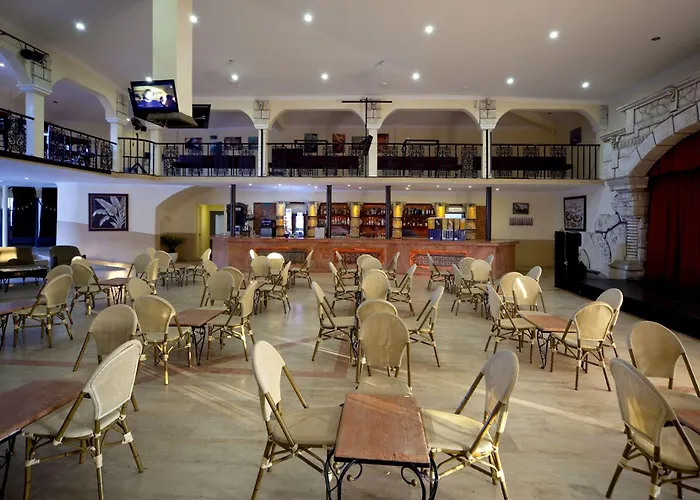 Club Atlantis Otel Seferihisar