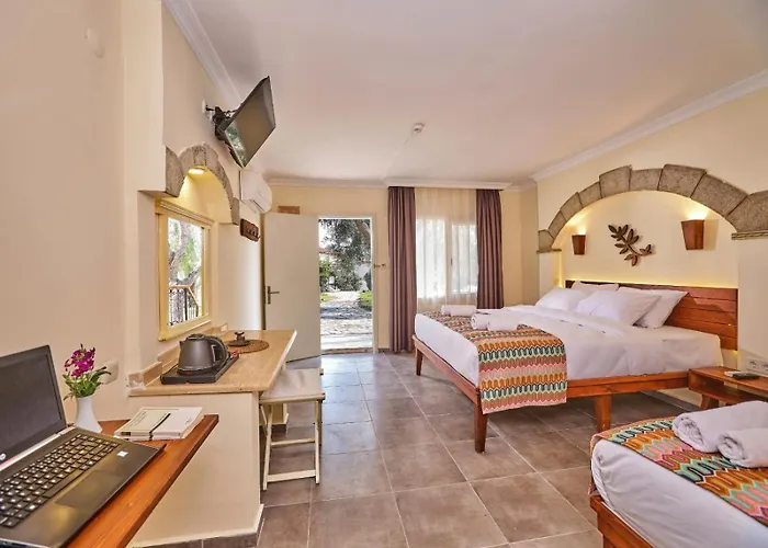 Club Atlantis Otel Seferihisar